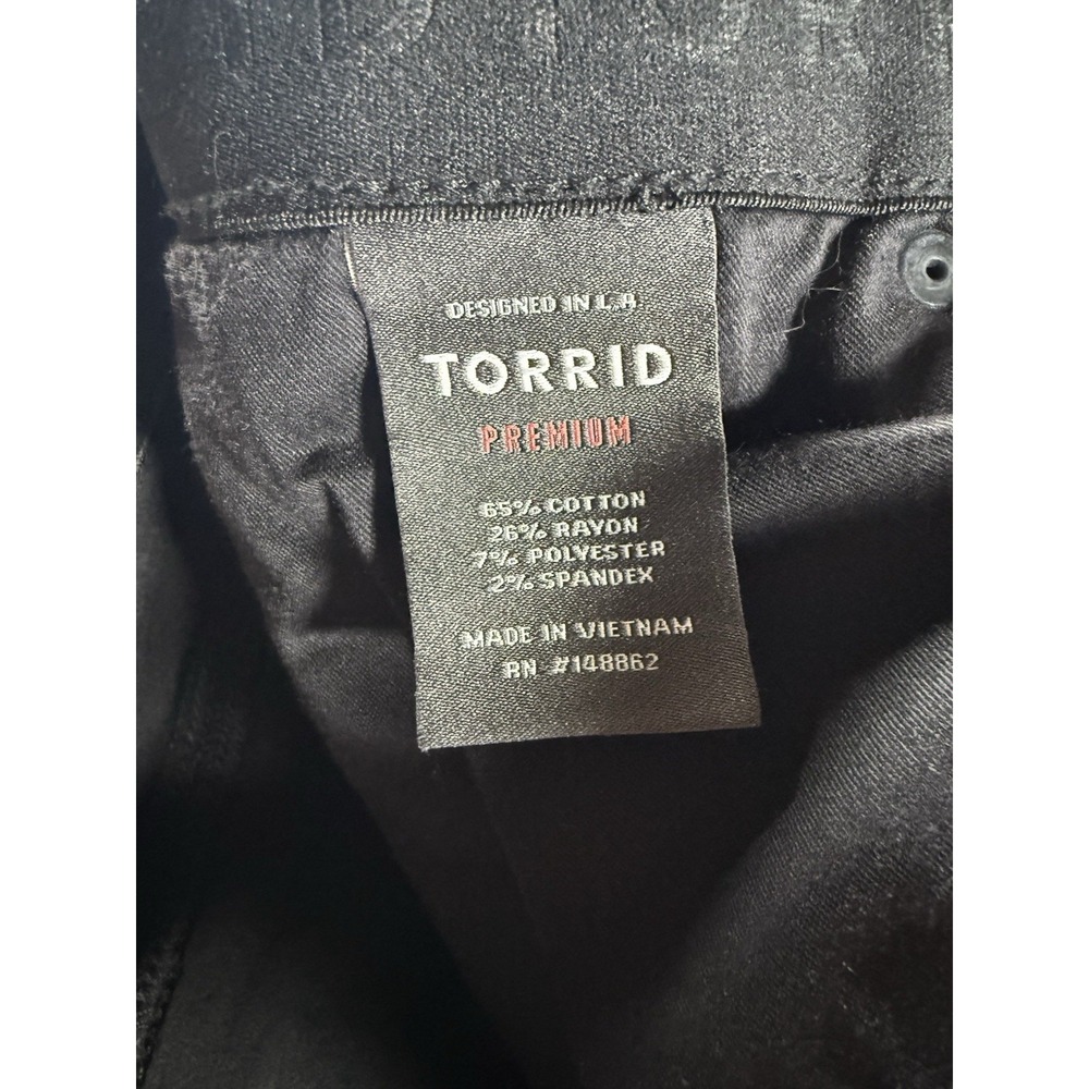 Torrid Premium Sky High Skinny Jeans Black Distressed Ripped Size 10S Women's - Picture 4 of 7